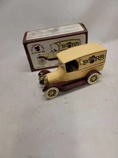  #213400 Performance Pionee #8 "Ed Roth  Rat Fink" 1916 Studebaker Panel MIB