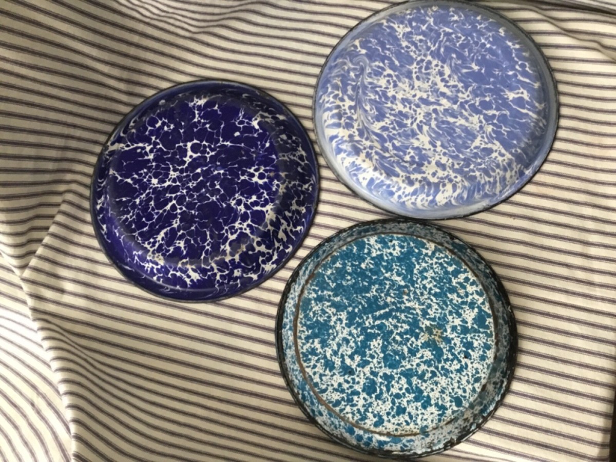 Lot Antique Blue White Swirl GRANITEWARE ENAMELWARE PIE PANS 