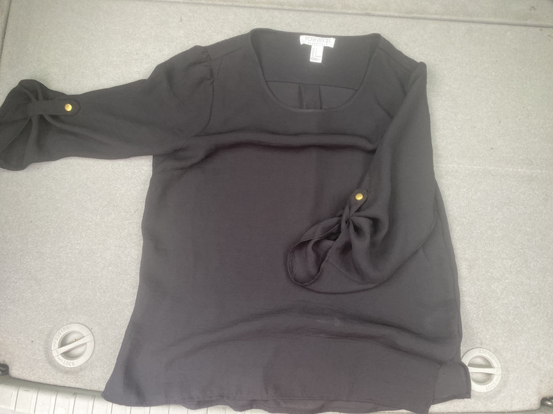 Forever 21 Essentials Women's Black Long Sleeve Blouse Top Size Small Casual 