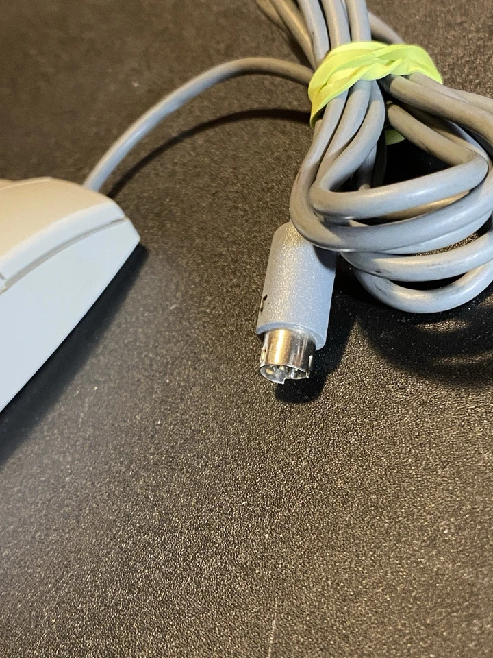 Logitech PS/2 Wired Mouse - Image 3 of 4