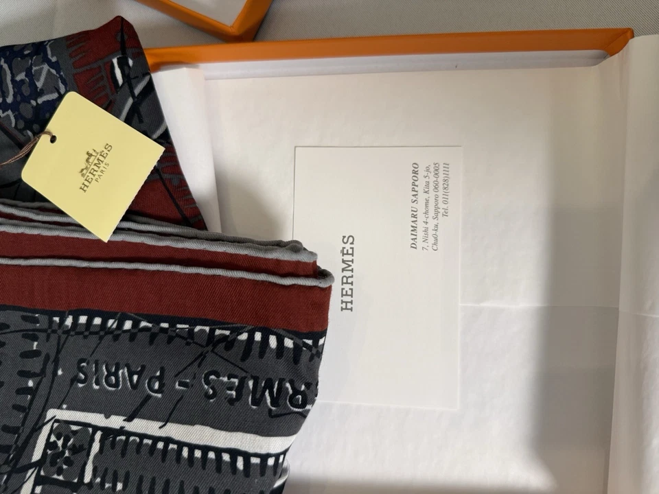 Hermès Vintage Carré 65 Cotton Scarf – Anthracite/Marine/Red With Box - Image 3 of 4
