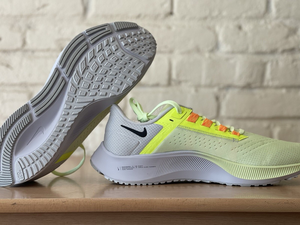 Nike Pegasus 38 Road Running Barely Volt/Barely Volt Running Sneakers Sz 11.5 Nike Running Shoe Air Zoom Pegasus 38 - Barely Volt/Black  main image 2