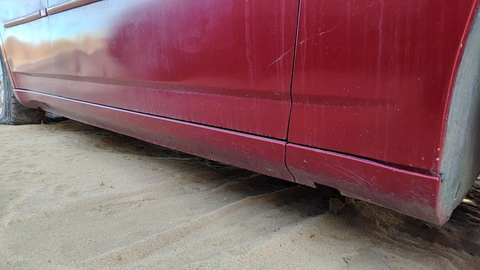 2006-2010 道奇充电器乘客右下摇杆面板成型侧裙 — 第 3/4 张图片