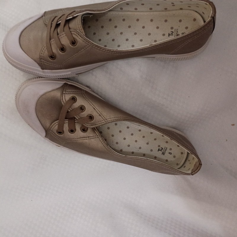 Gold With White Sole Flats Slip On Easy TU Brand Women Size 8 .. 5063119960158
