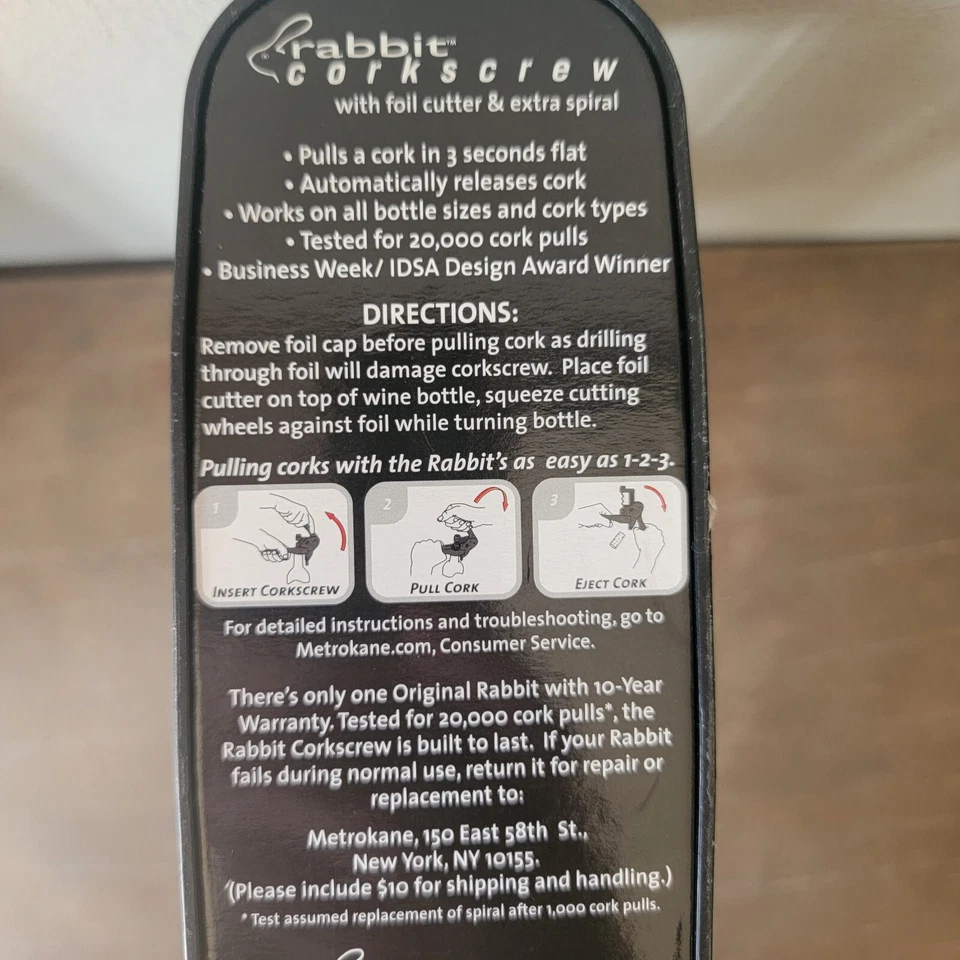 Sacacorchos El Conejo Original con Cortador de Lámina Espiral Extra, Por Metrokane Foto 4 de 4