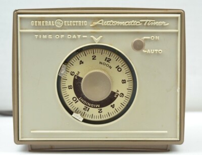 Vintage GE General Electric Automatic Timer Model #8117. 2G