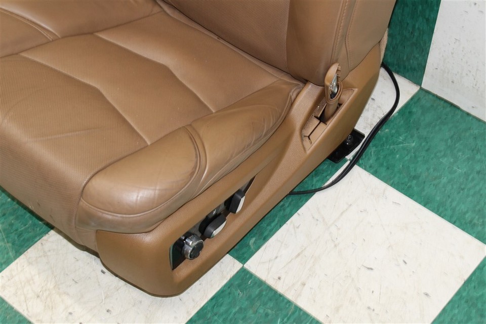 *NOTE* 15' ESCALADE Tan Leather Memory Heat Cool Power Bucket Seats TV