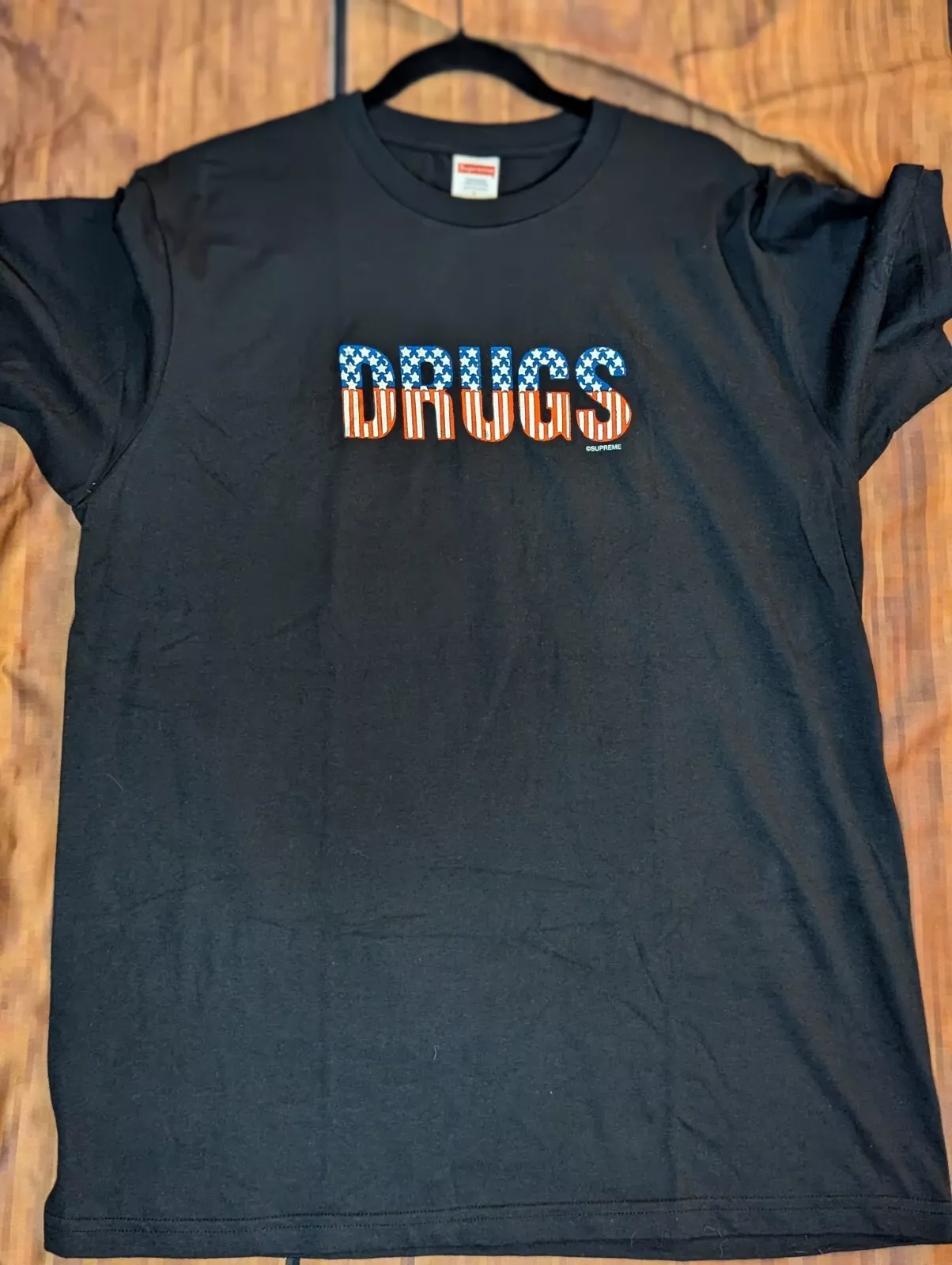 Tee shirt Supreme Drugs / Neuf Taille LARGE FW24