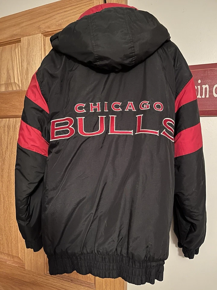 Vintage Chicago Bulls Logo 7 Zip-up Puffer Coat Official NBA Jacket 90s - Image 4 of 4