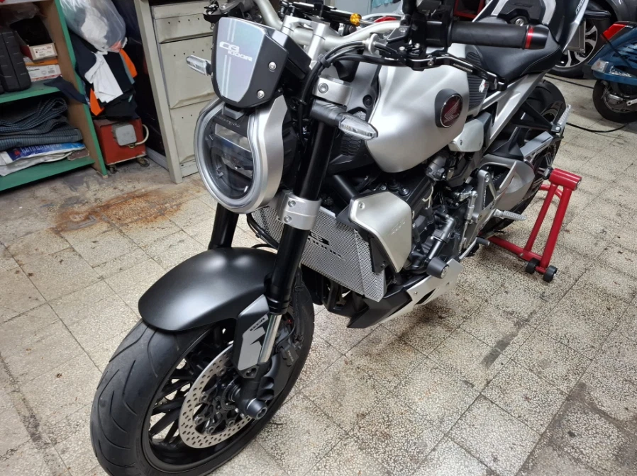 CB1000R Par de rejillas de ventilación de conducto de refrigeración de freno delantero Reino Unido - infusión de fibra de carbono - - Imagen 3 de 4