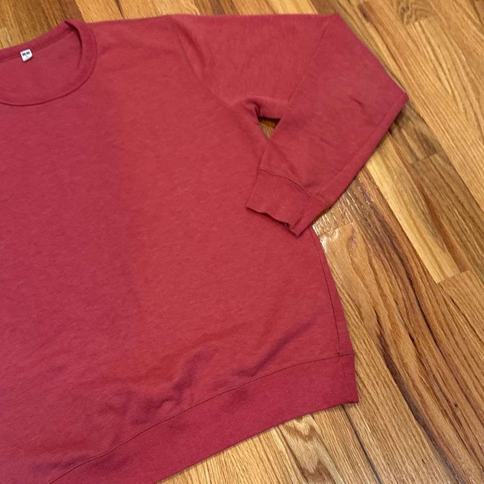 Sudadera Uniqlo cuello redondo para mujer mediana roja para hombre mediana Foto 4 de 4