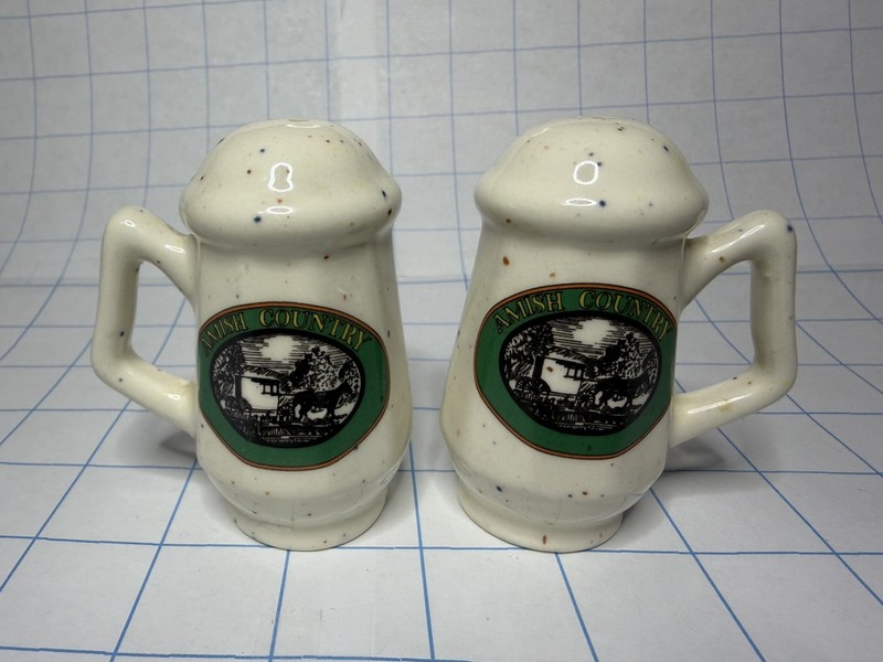 *Vintage Amish Country Speckled Ceramic Salt & Pepper Shakers [CHARITY]