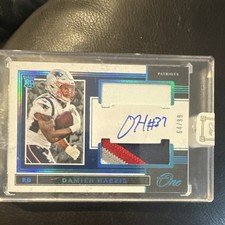 2019 Panini One Rookie Dual Patch Autographs Damien Harris #42 Blue /99 Patriots