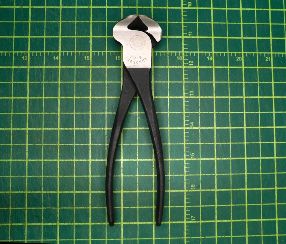 Alicate de corte de extremo media luna vintage de 7" n.º 72 con caja hecha en USA Foto 2 de 4