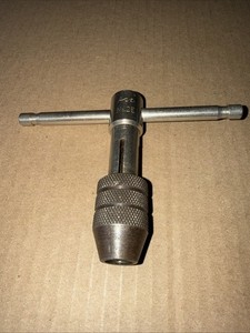 🗽 VINTAGE ACE NO 2E T HANDLE TAP WRENCH