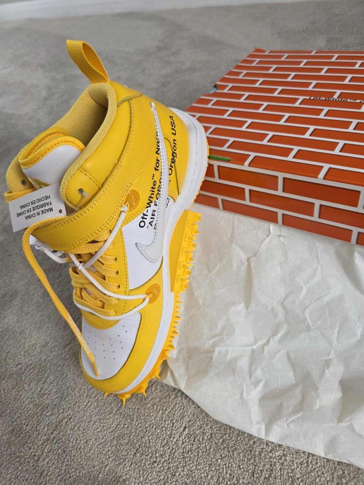 OFF WHITE X NIKE Off White™ x Nike Air Force 1 Mid "White And Varsity Maize" UK10