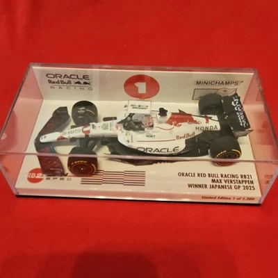 MINICHAMPS RB21 Japanese GP Max Verstappen 1:43 - Bild 1 von 4