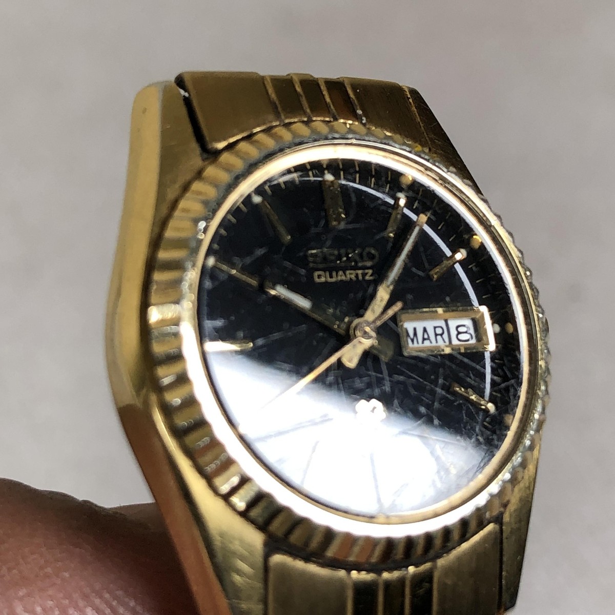 Vintage Seiko Quartz Watch Gold Tone Womens 29mm Black Dial Day