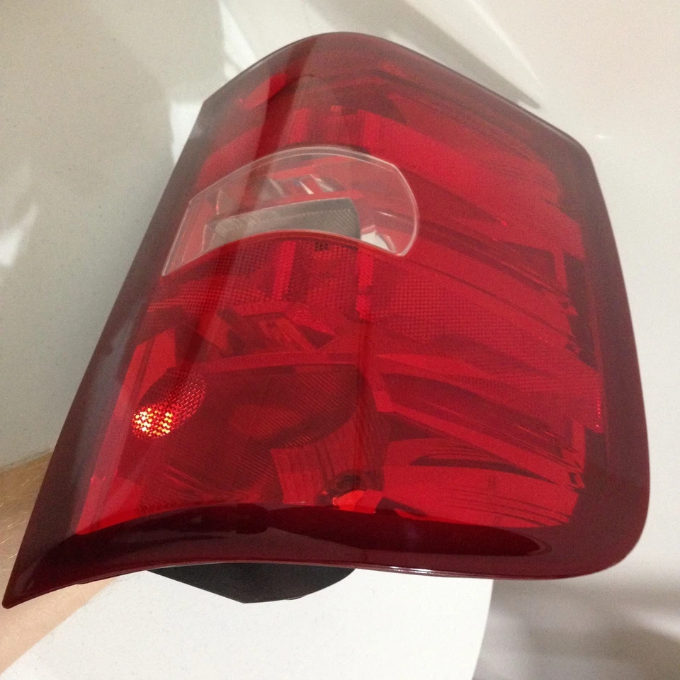 Conjunto de luz trasera izquierda Chevy Silverado 1500 2500 3500 2007-2013 OE Foto 4 de 4