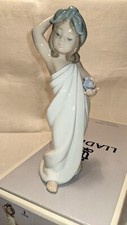 Lladro statuina JUST LIKE NEW - Così Carina #6799 - H 19cm