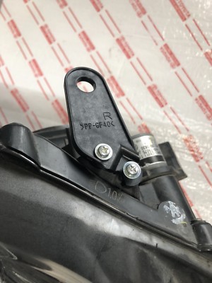 *NEW LEXUS RX350 HEADLIGHT REPAIR BRACKET TAB PASSENGER TOP INNER 2010-2012