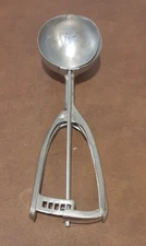 Vollrath 47150 - #8 Stainless Steel Squeeze Ice Sceam Scoop, 4 Oz Capacity