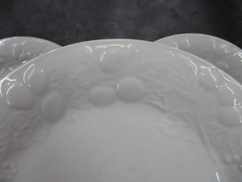Gibson Housewares Dinner Plate Set Flourish White Embossed Fruit 10" Round 3 pcs - Picture 9 of 15