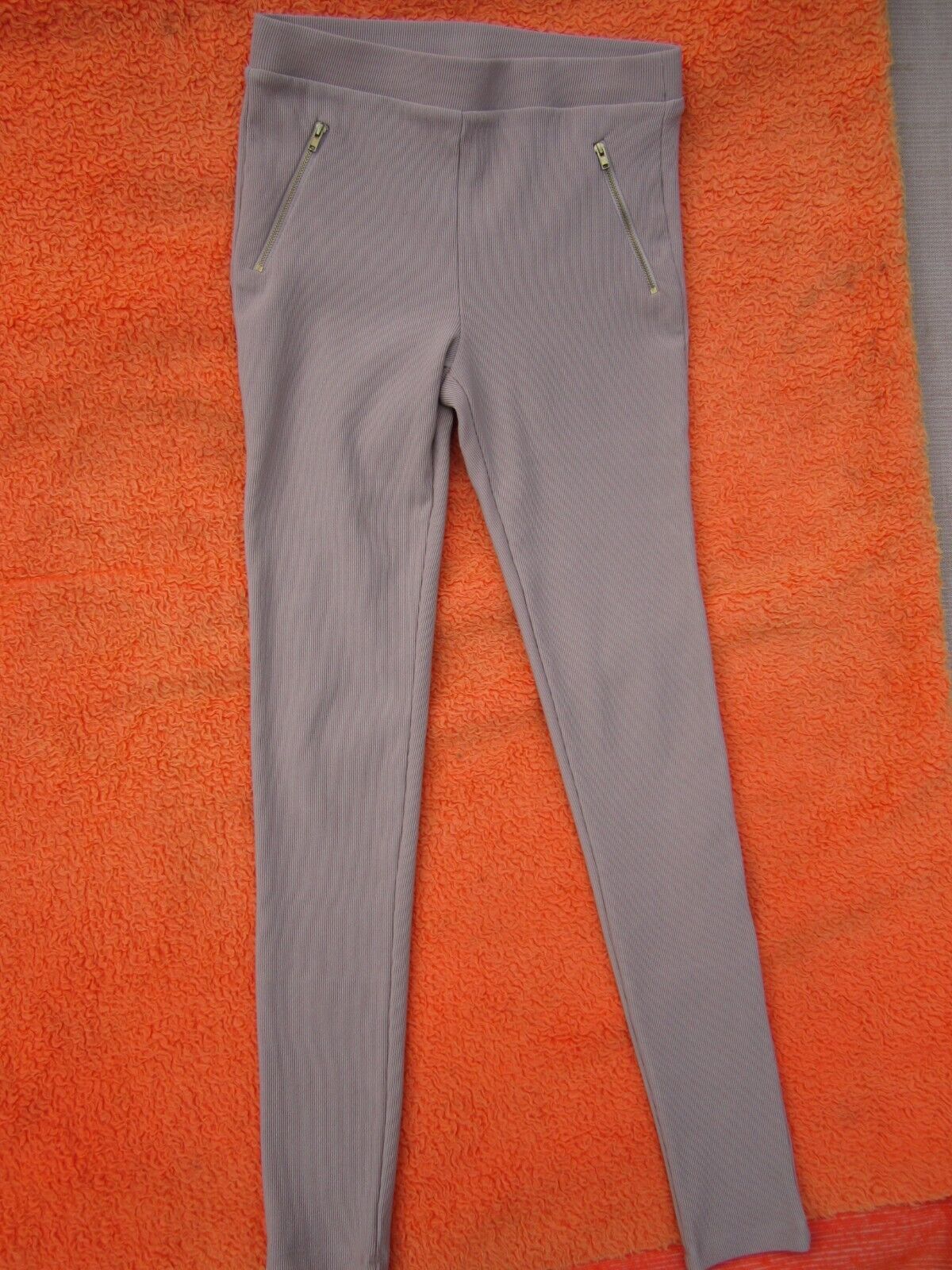 PAIR OF LADIES NEW PANTS FROM "FOREVER 21" IN SIZE MEDIUM