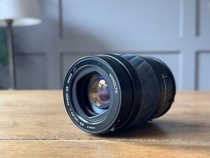 Minolta 80-200mm AF zoom f/4.5-5.6 lens Minolta Dynax and Sony A mount.
