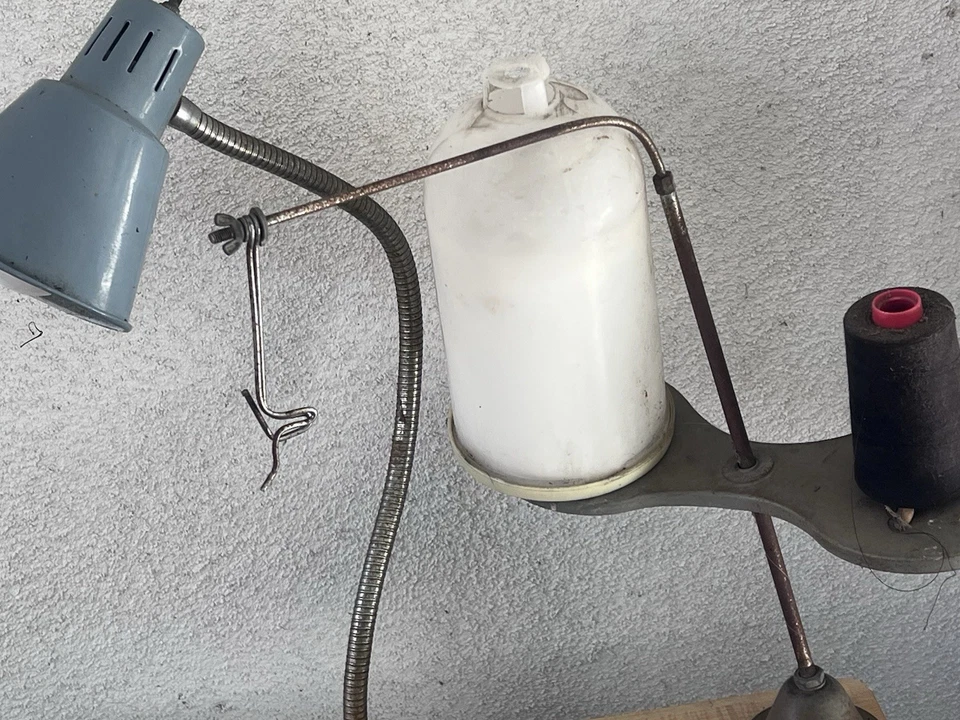 Máquina de coser Consew Stitcher modelo 230 Foto 3 de 4