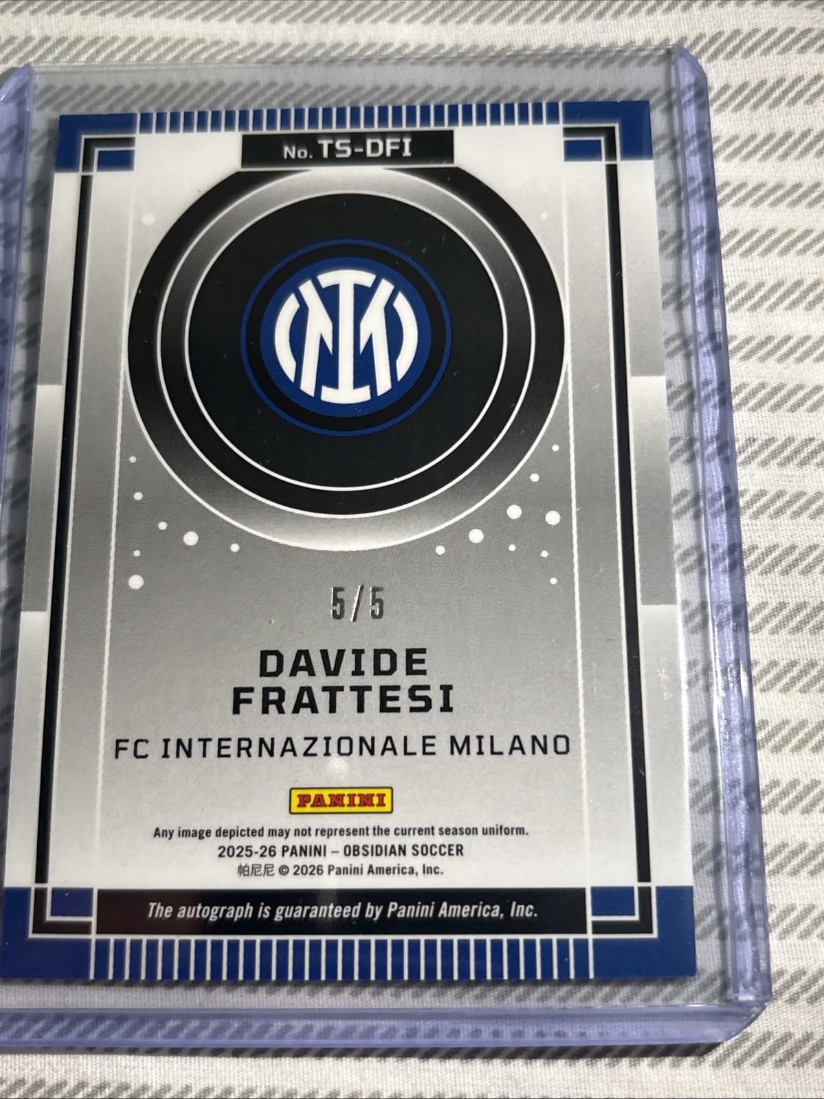 25-26 Panini Obsidian Soccer Davide Frattesi- Inter Milan Twilight Signatures /5 view 3