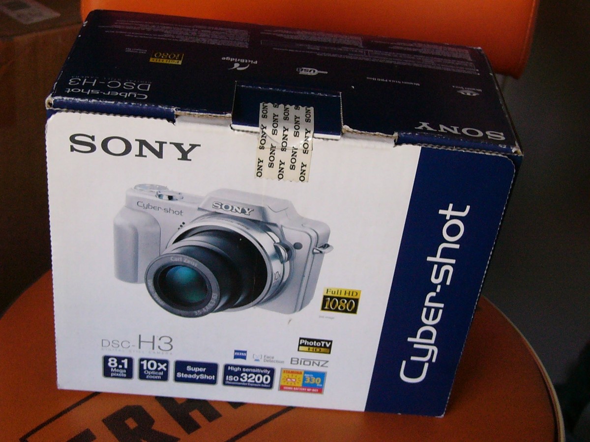 Sony Cyber-shot DSC-H3 8.1MP Digital Camera - Black for sale