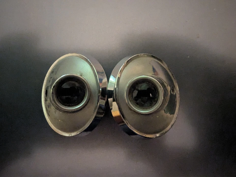 Lámpara de cortesía Plymouth VIP Fury Mopar 1966 con pulsador y bisel Foto 4 de 4