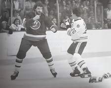 HOCKEY  PHOTO PRINT  NHL FIGH CLARK GILLIES VS ALL SECORD  BOSTON 