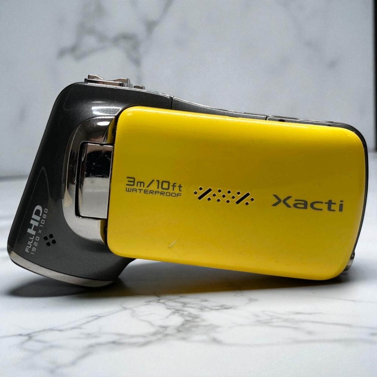 か*ん様 SANYO Xacti DMX-CA100 Sanyo Xacti DMX-CA100: World's first waterproof full HD