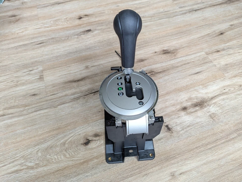 Palanca de cambios selectora de marchas de piso automática Mitsubishi Endeavor 2004-2011 Foto 2 de 4