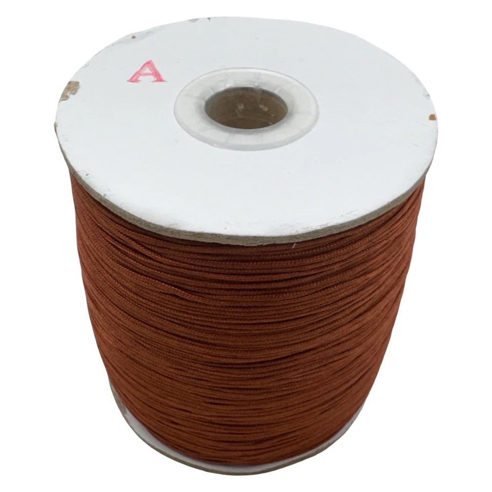 Cordón de seda de 100 yardas - marrón - talla A (0,8 mm de diámetro) Foto 2 de 2