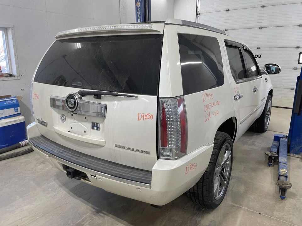 Used Fuse Box Engine fits: 2008 Cadillac Escalade 6.0 Grade A - Image 4 of 4