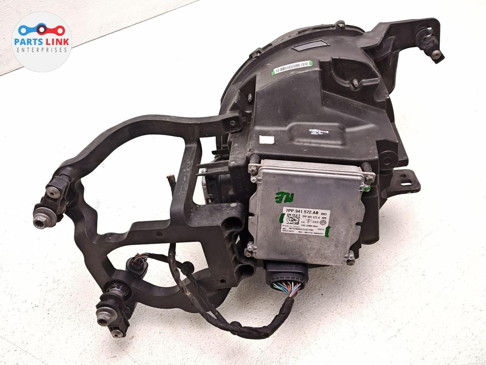 2016-20 BENTLEY BENTAYGA FRONT RIGHT HEADLIGHT PASSENGER LED HEAD LIGHT ASSY 636