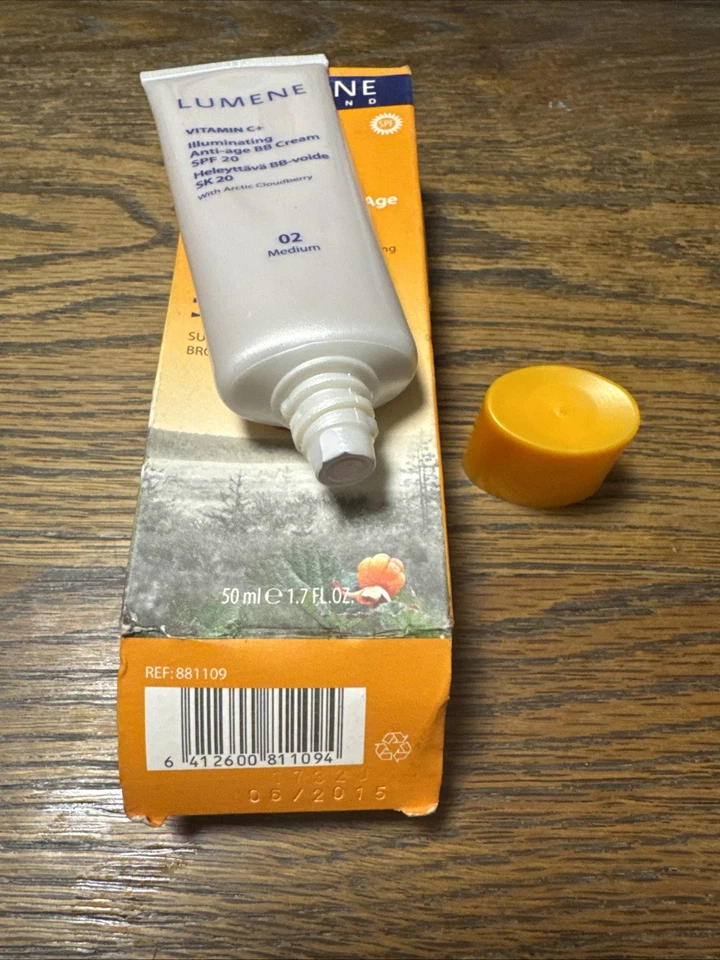 Lumene Vitamina C+ Crema Iluminadora BB 02 MEDIANA - caducidad 06/2015 - ¡Coleccionable! Foto 3 de 3