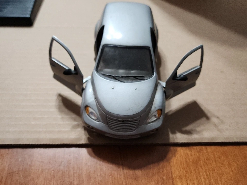 Boley Corp 1:24 Diecast 2001 Daimler PT Cruiser pre owned READ, Canadian Seller - Image 2 of 4