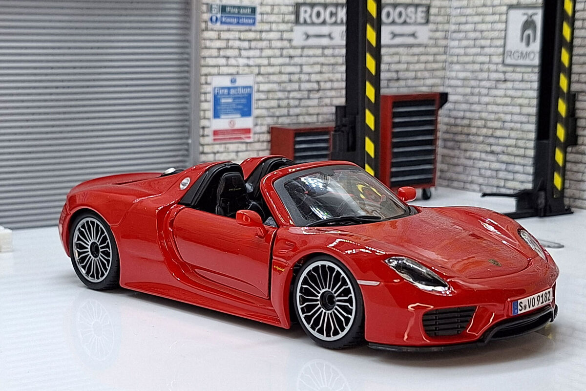 Porsche 918 Spyder - Red 1:24 Scale Car Model | eBay Porsche 918 Spyder - Red 1:24 Scale Car Model | eBay