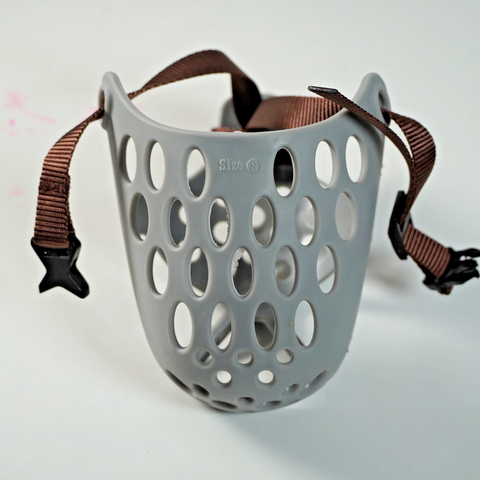 Short Snout Dog Muzzle Soft Silicone Flat Faced Muzzle for French Bulldog Shih