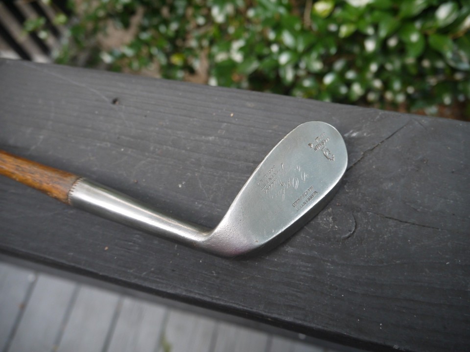 Vieux Club De Golf Vintage George Nicoll, Manche En Bois, Type Wedge Droitier - Occasion
