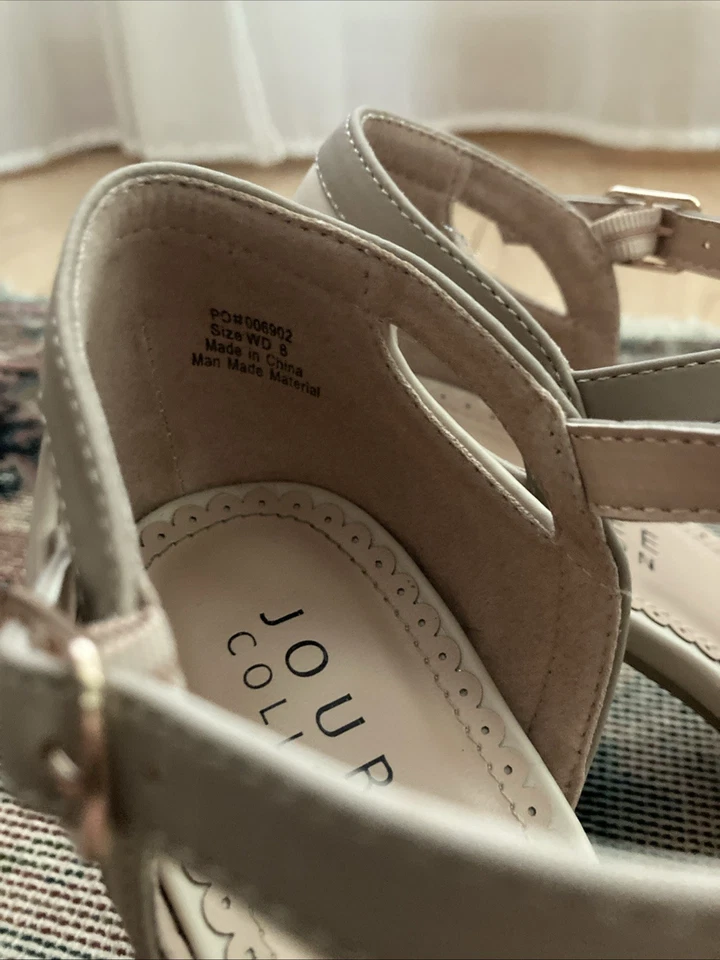 Colección Journee - Tacones de salón Olina con correa en T - Desnudo - Talla 8W Foto 3 de 4