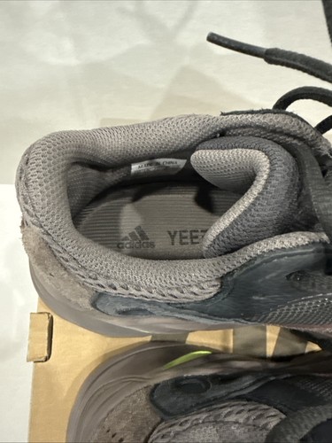 ADIDAS YEEZY BOOST 700 V2 USED SIZE 5 MAUVE EE9614 - Picture 6 of 12