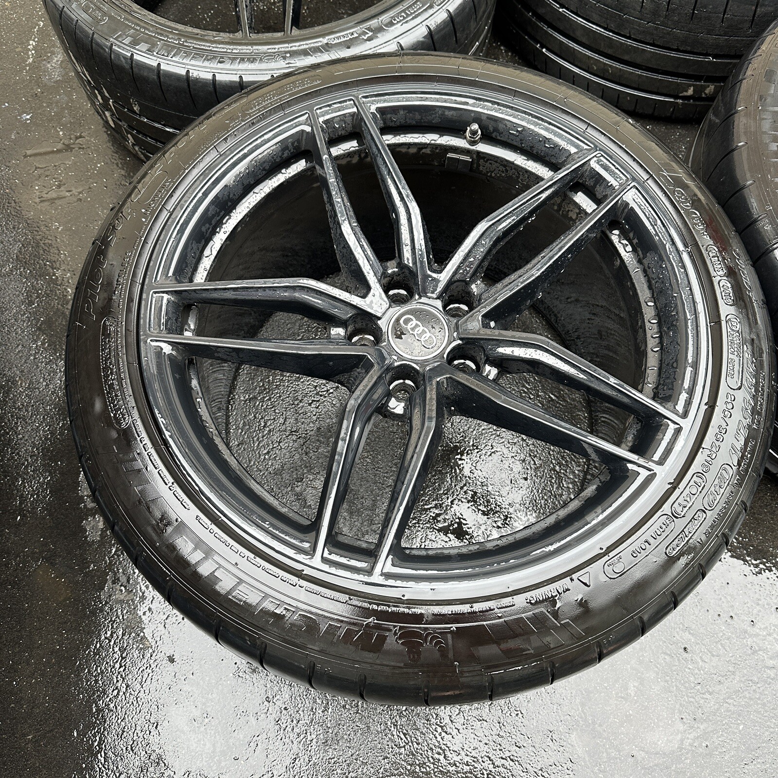 Audi R8 v10+ wheels