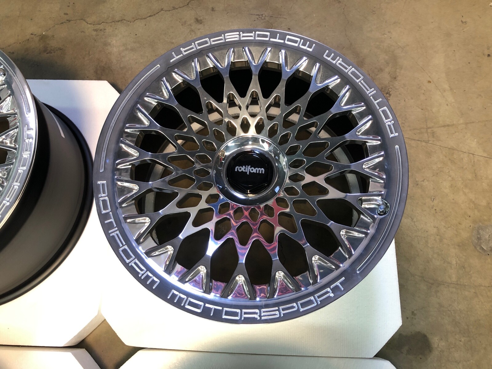 Rotiform Wheels LHR-M Two Piece - 22" for Rolls Royce Ghost / Wraith / Dawn