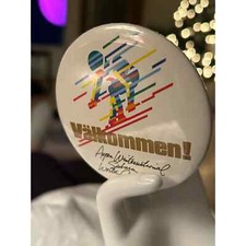Vintage Ski Skiing Souvenir Pin Button Valkommen 1983 Collectible