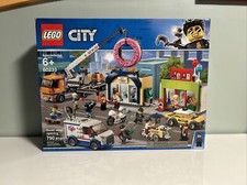 LEGO CITY: Donut shop opening (60233) for sale online | eBay